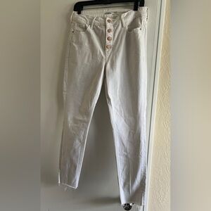 Old Navy White Rockstar Jeans Super Skinny High Rise. Size 10. 4 button. EUC